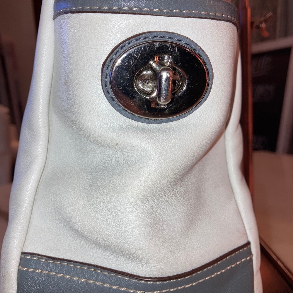 Coach Bag - Picture 3 of 5